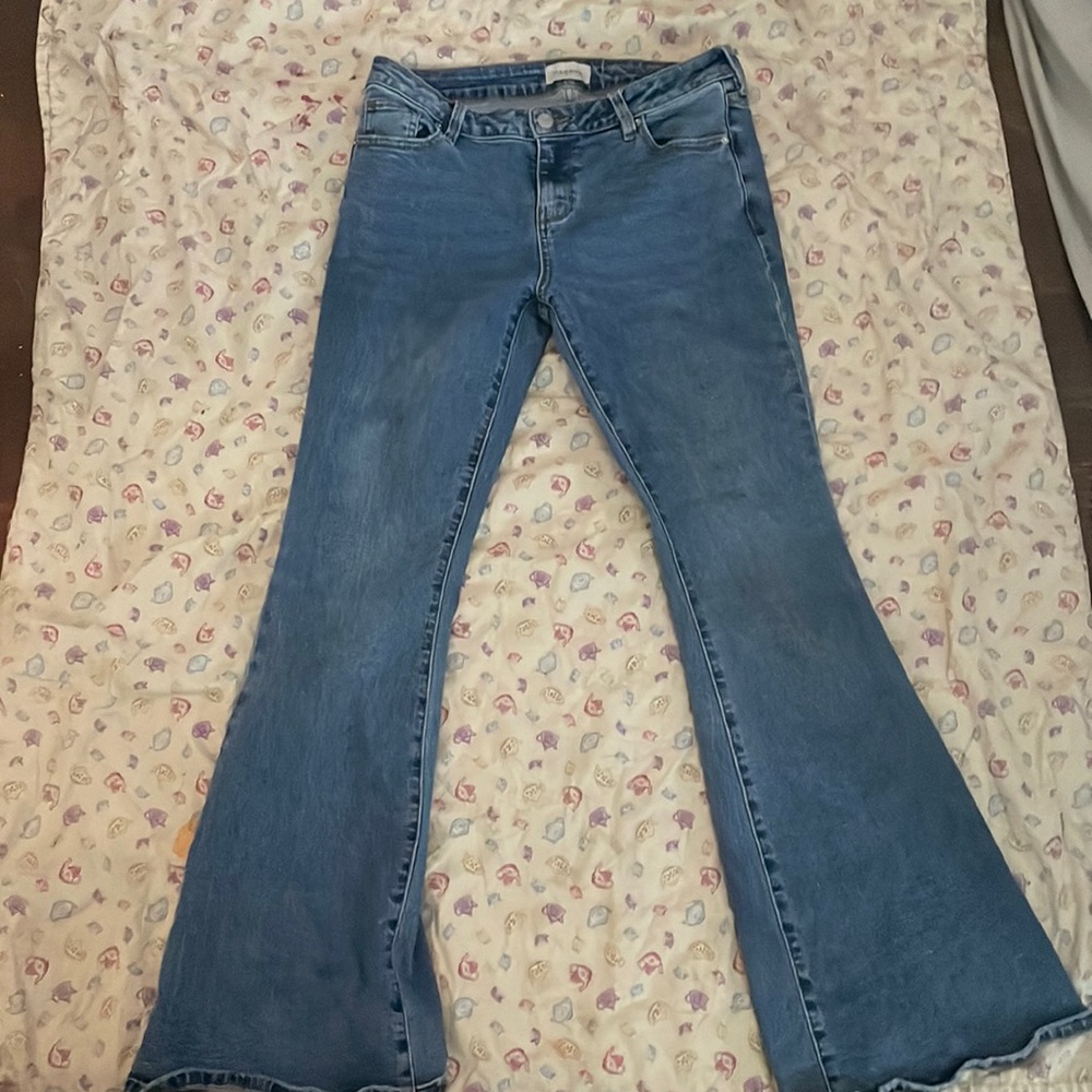 Never warn jeans tags off besides those inside the jeans no stain or rips.